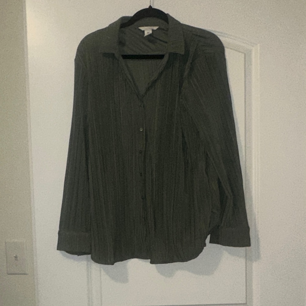 H&M Olive Green Pleated Button Down